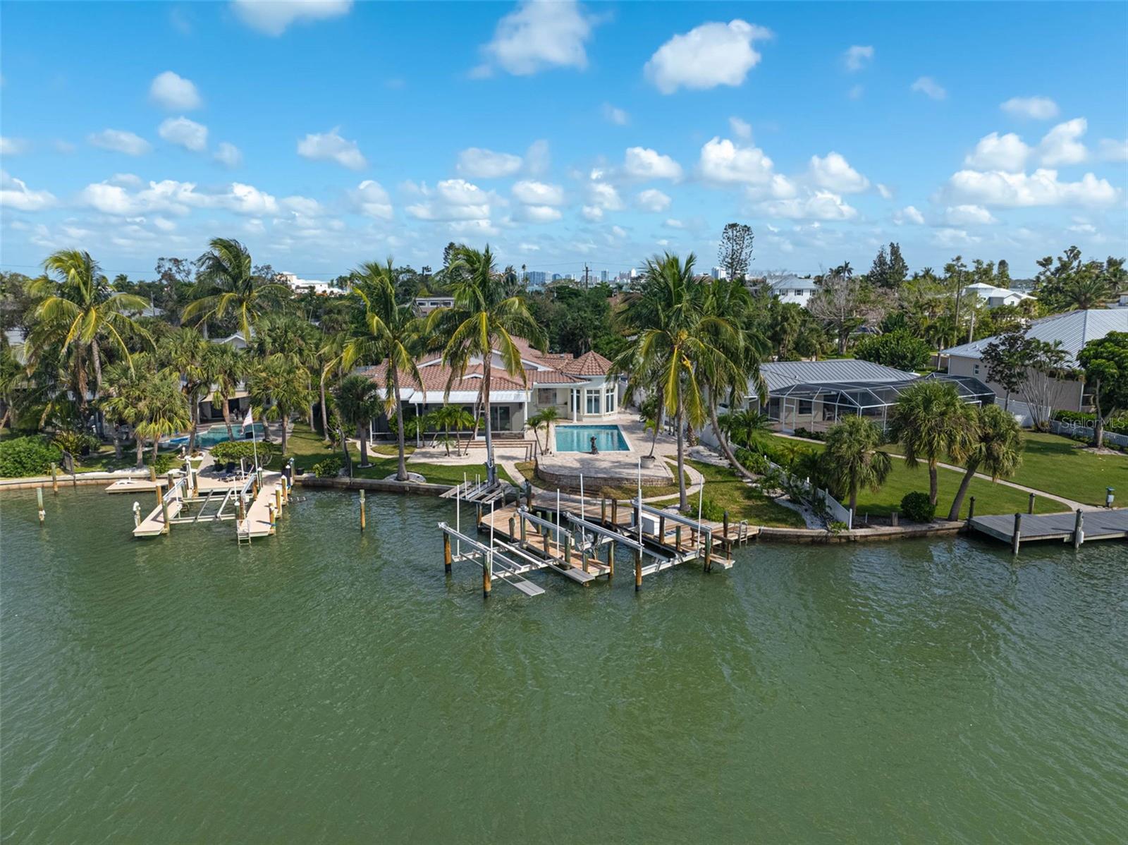 BAY ISLAND SHORES - Residential