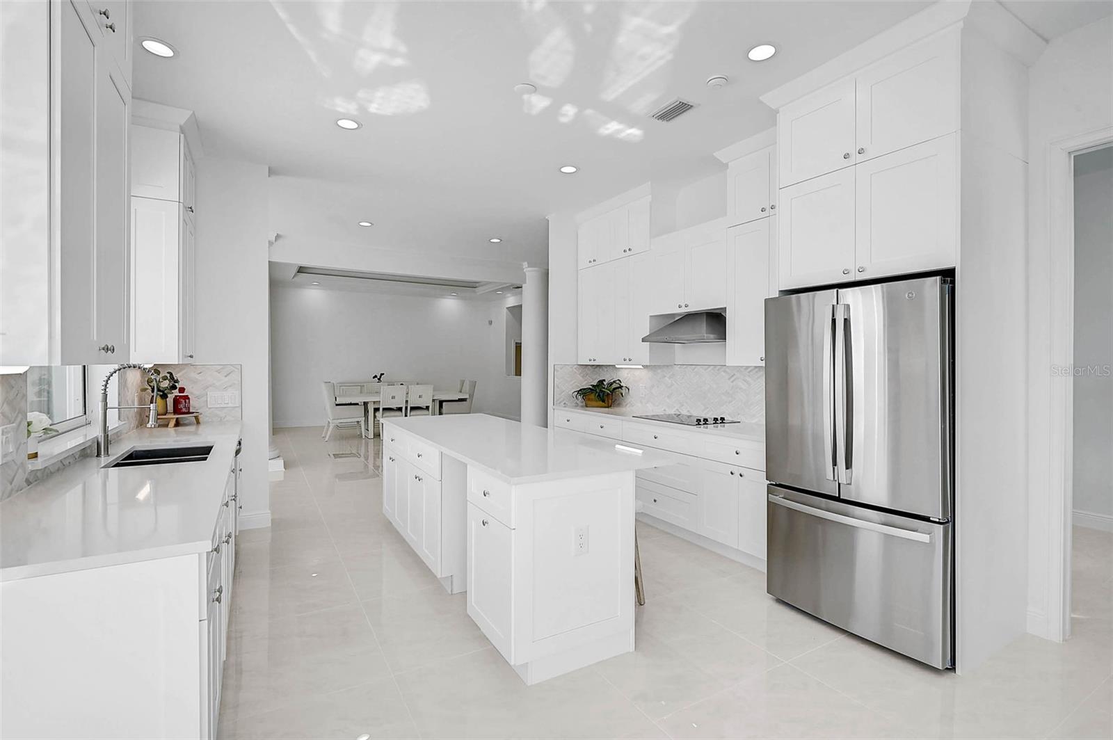BAY ISLAND SHORES - Residential