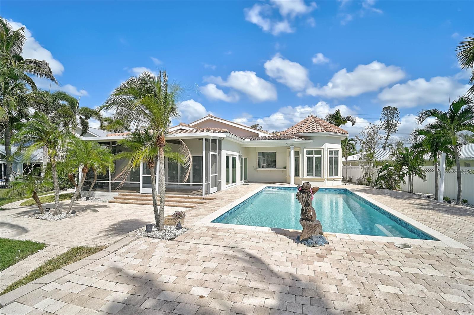 BAY ISLAND SHORES - Residential