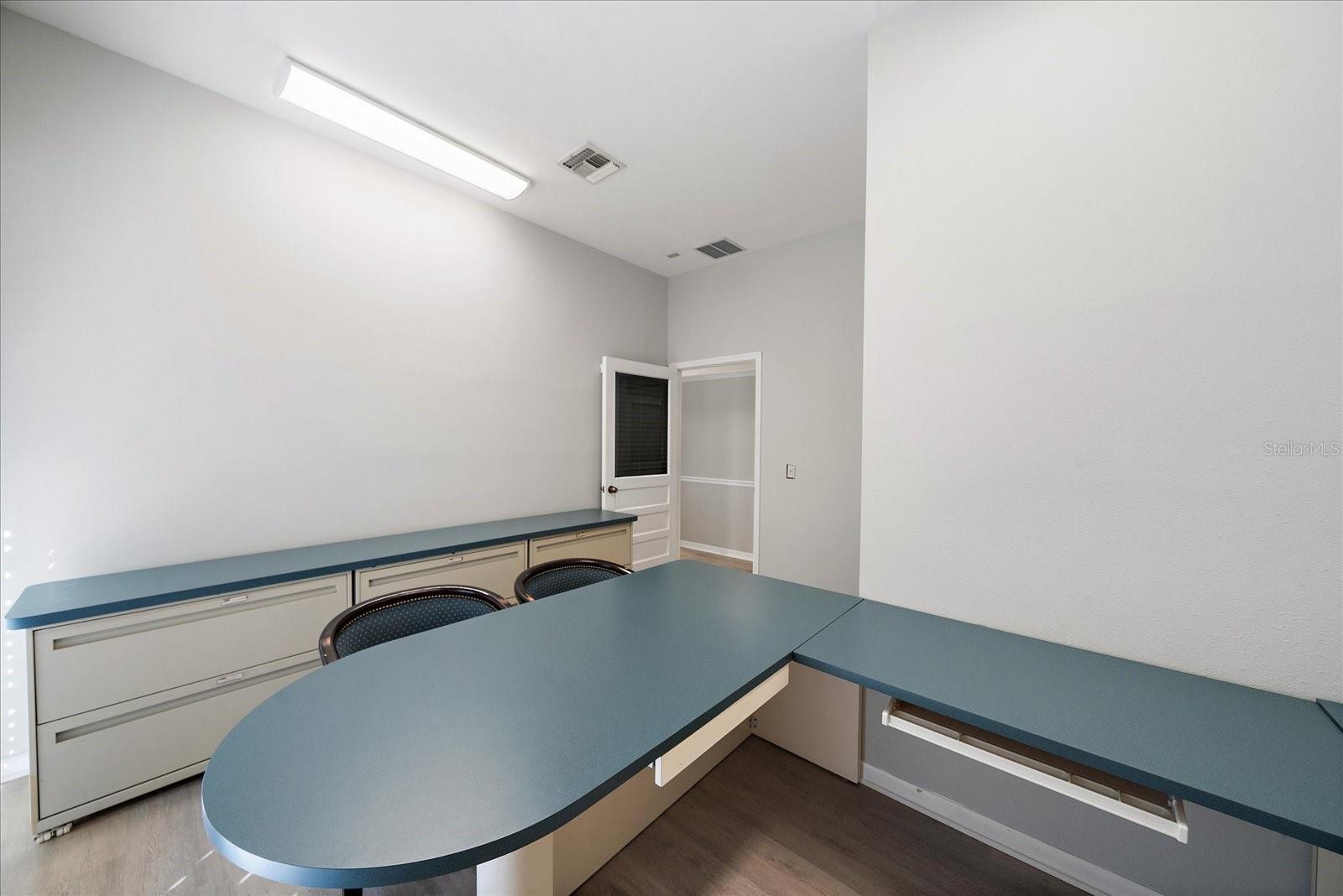 LAKESHORE VILLAGE PLAZA - Commercial Lease