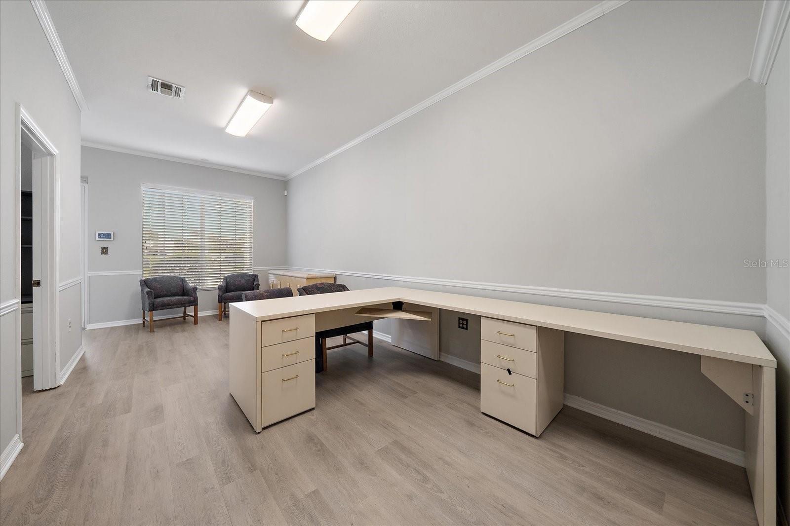 LAKESHORE VILLAGE PLAZA - Commercial Lease