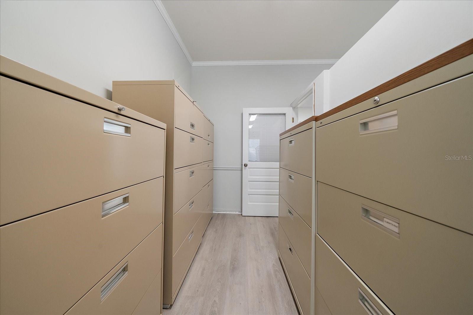 LAKESHORE VILLAGE PLAZA - Commercial Lease