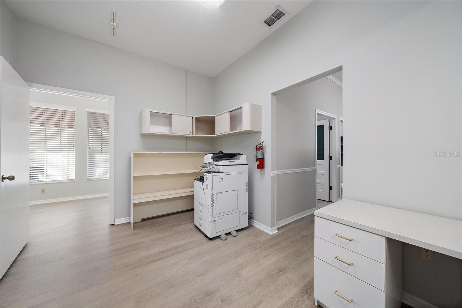 LAKESHORE VILLAGE PLAZA - Commercial Lease