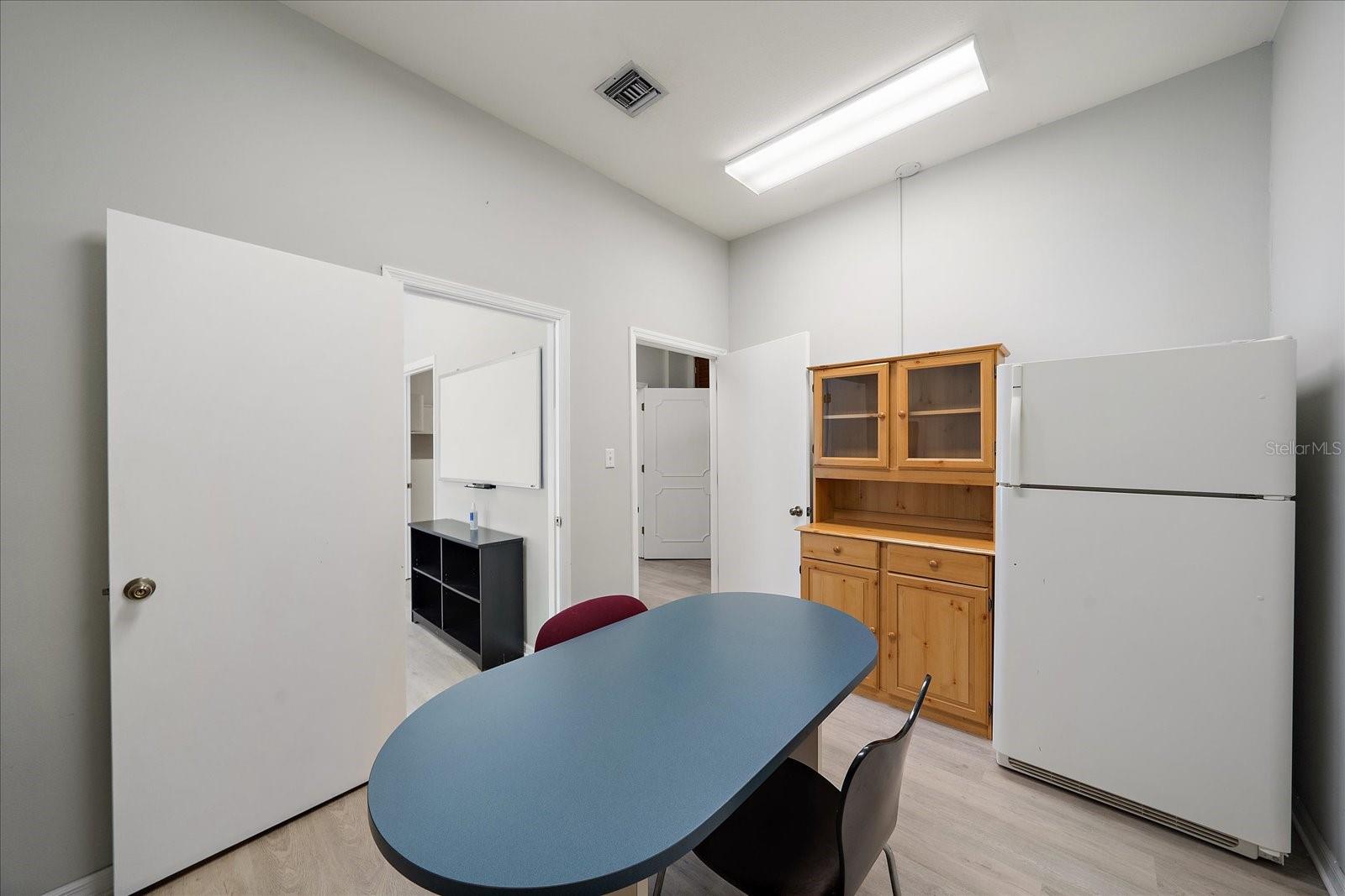 LAKESHORE VILLAGE PLAZA - Commercial Lease