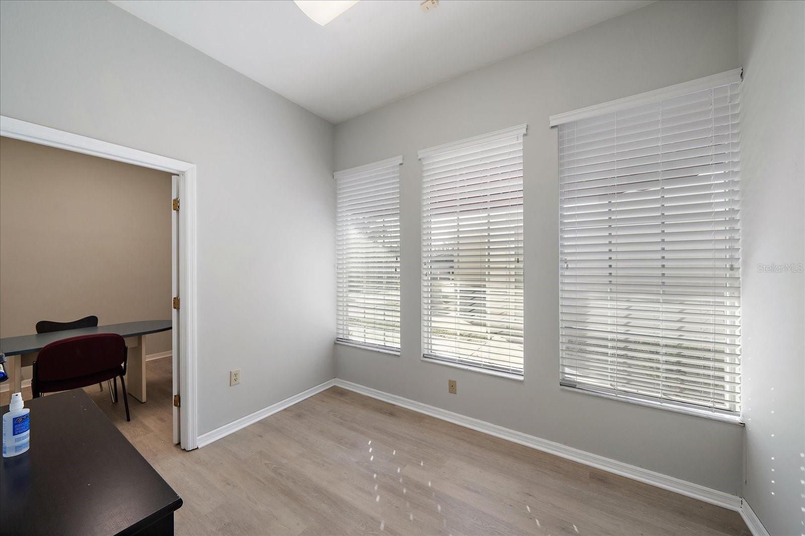 LAKESHORE VILLAGE PLAZA - Commercial Lease