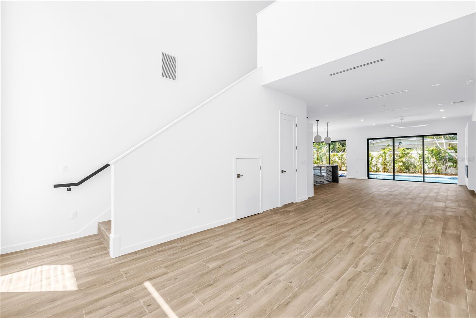 2345 TEMPLE STREET, SARASOTA, FL, 34239 4 2345 TEMPLE STREET