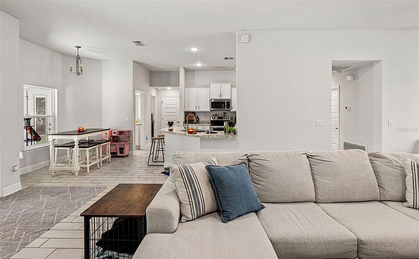 ROYAL HIGHLANDS - Residential