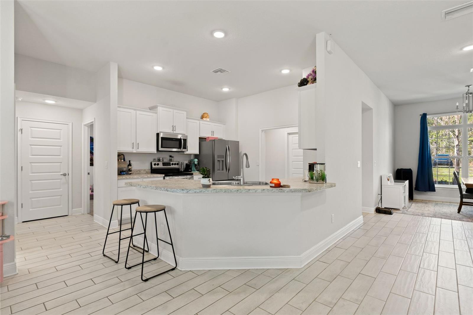 ROYAL HIGHLANDS - Residential