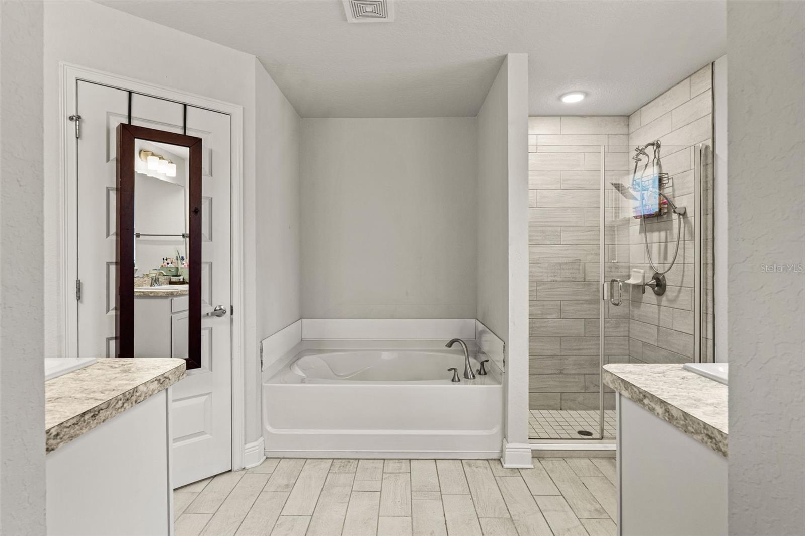 ROYAL HIGHLANDS - Residential