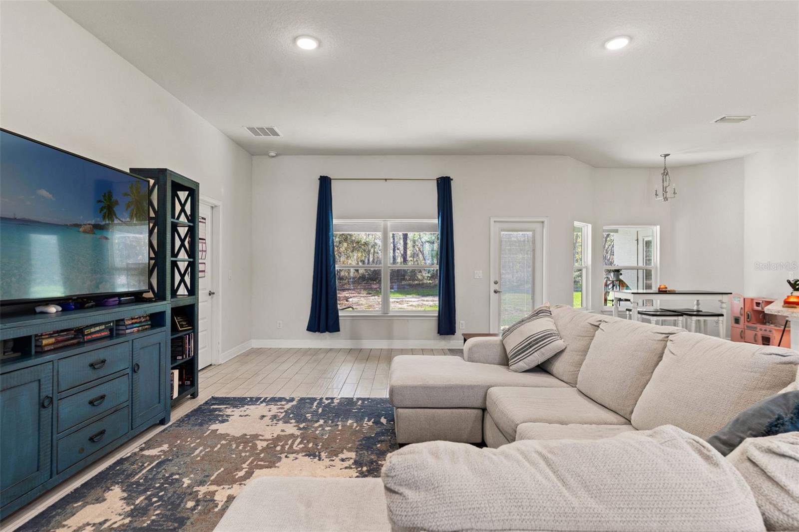 ROYAL HIGHLANDS - Residential