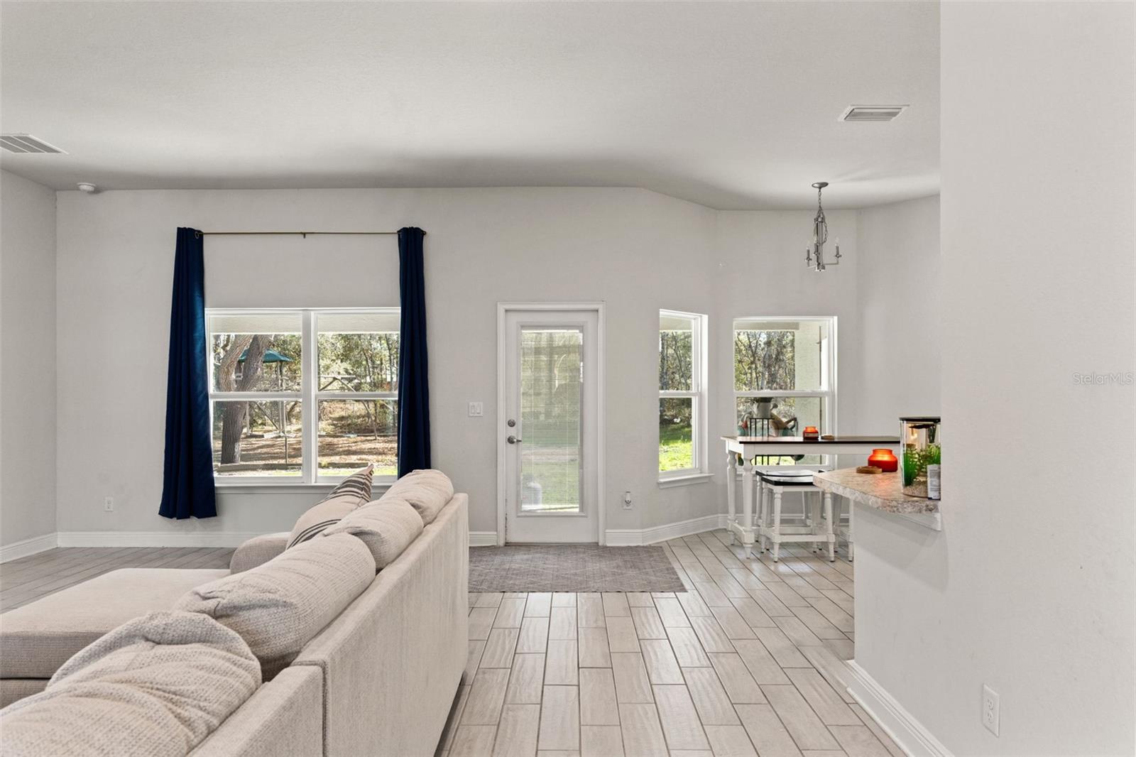 ROYAL HIGHLANDS - Residential