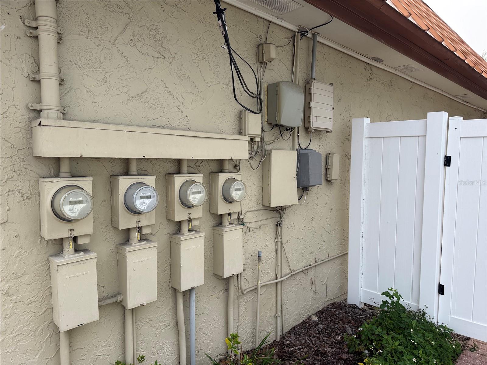 TAMPAS NORTH SIDE COUNTRY CLU - Commercial Sale