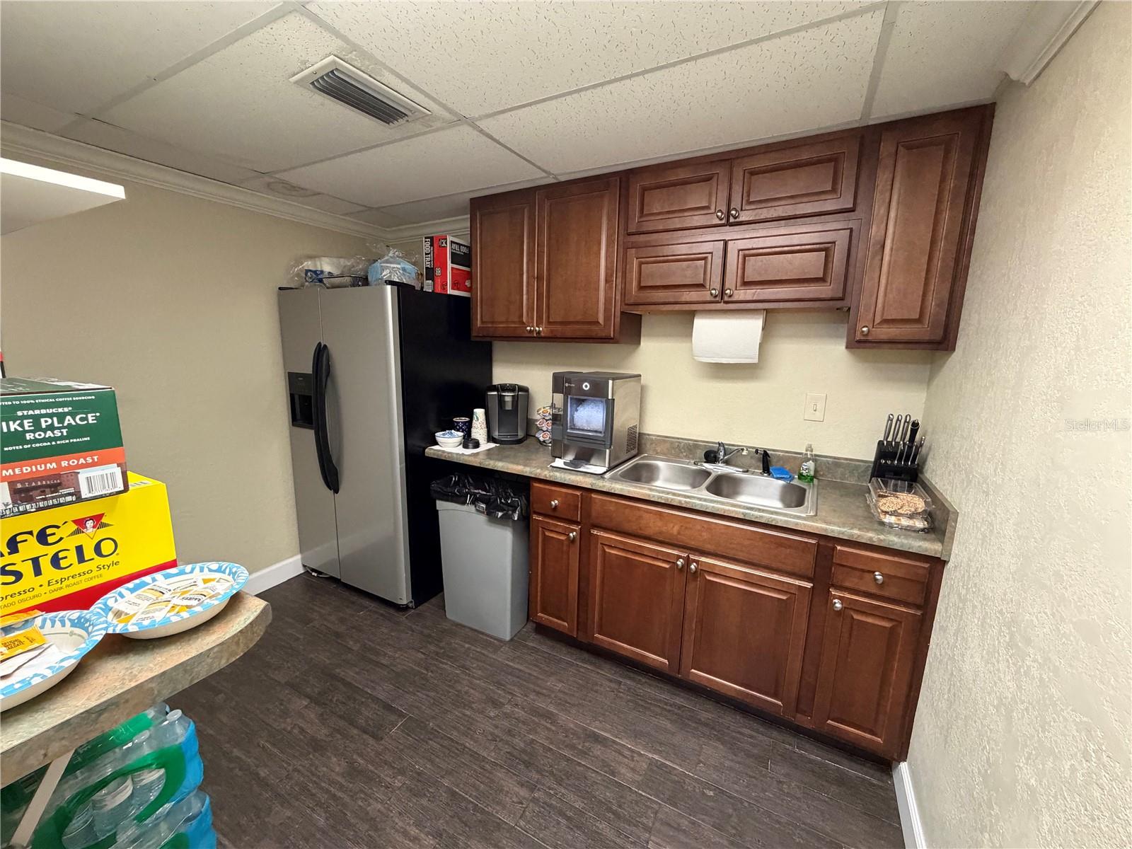 TAMPAS NORTH SIDE COUNTRY CLU - Commercial Sale