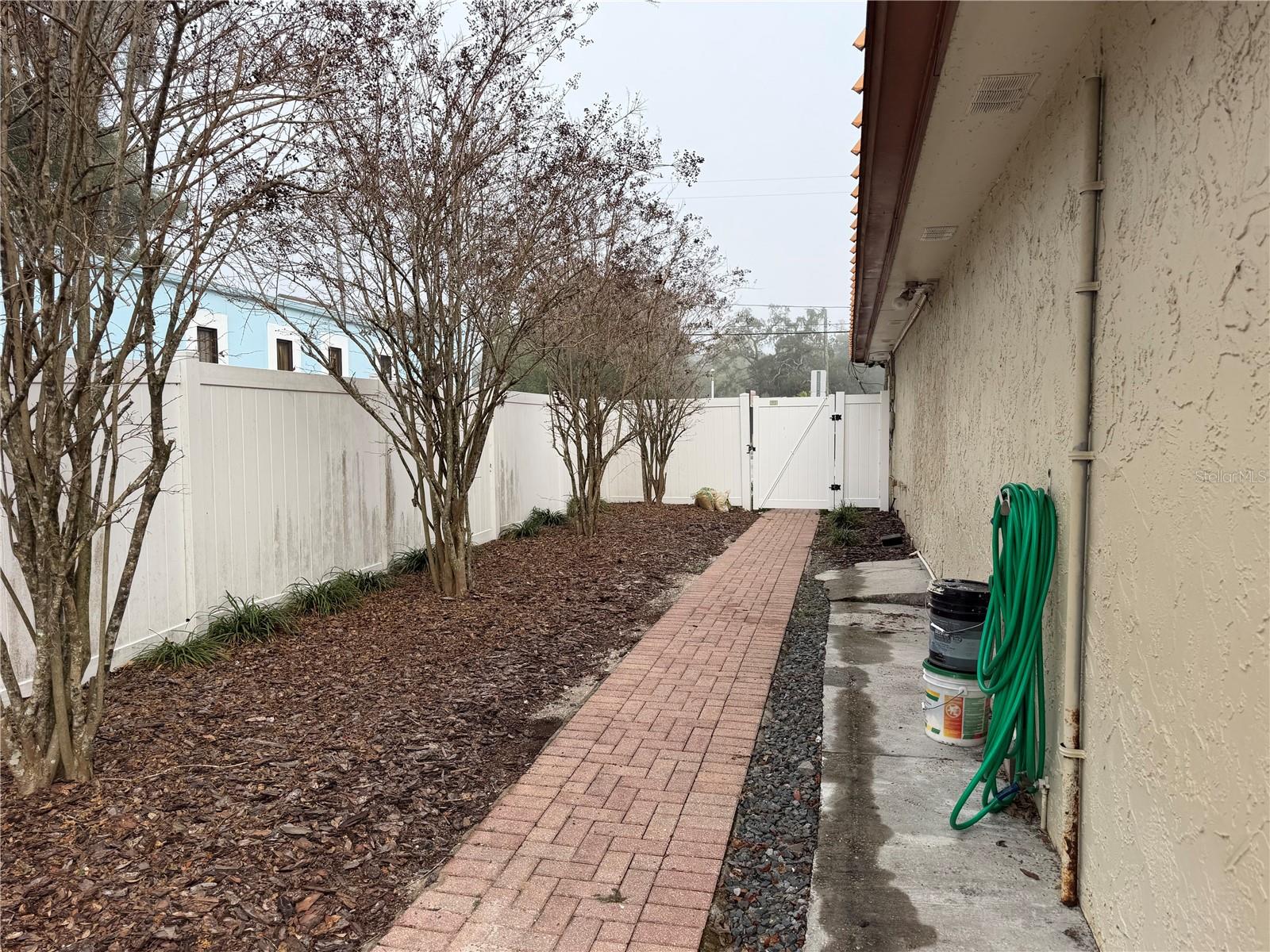 TAMPAS NORTH SIDE COUNTRY CLU - Commercial Sale