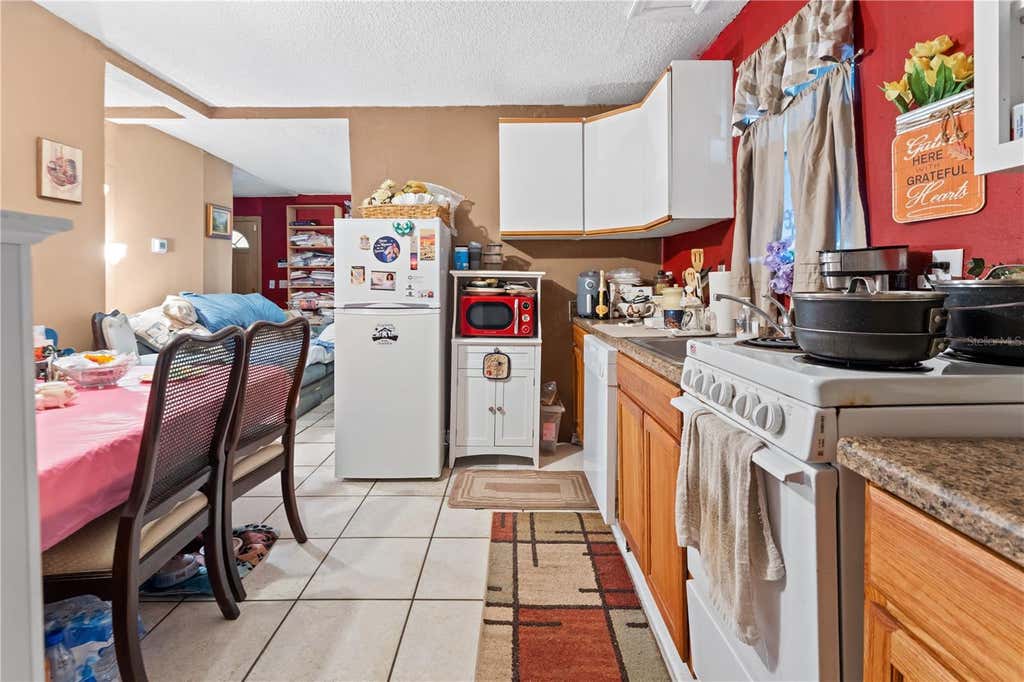 Photo of 2615 W Comanche Avenue, Tampa, FL 33614 (MLS # TB8529327)
