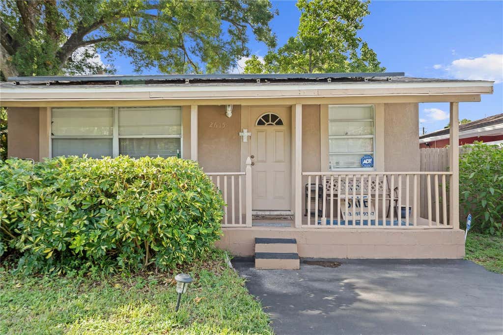 Photo of 2615 W Comanche Avenue, Tampa, FL 33614 (MLS # TB8529327)