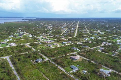 A home in PORT CHARLOTTE