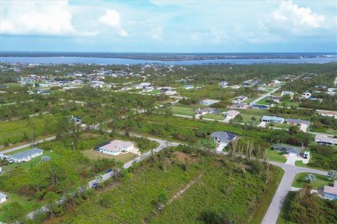 A home in PORT CHARLOTTE