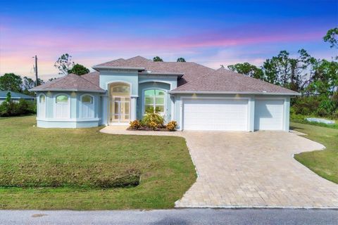 A home in PORT CHARLOTTE