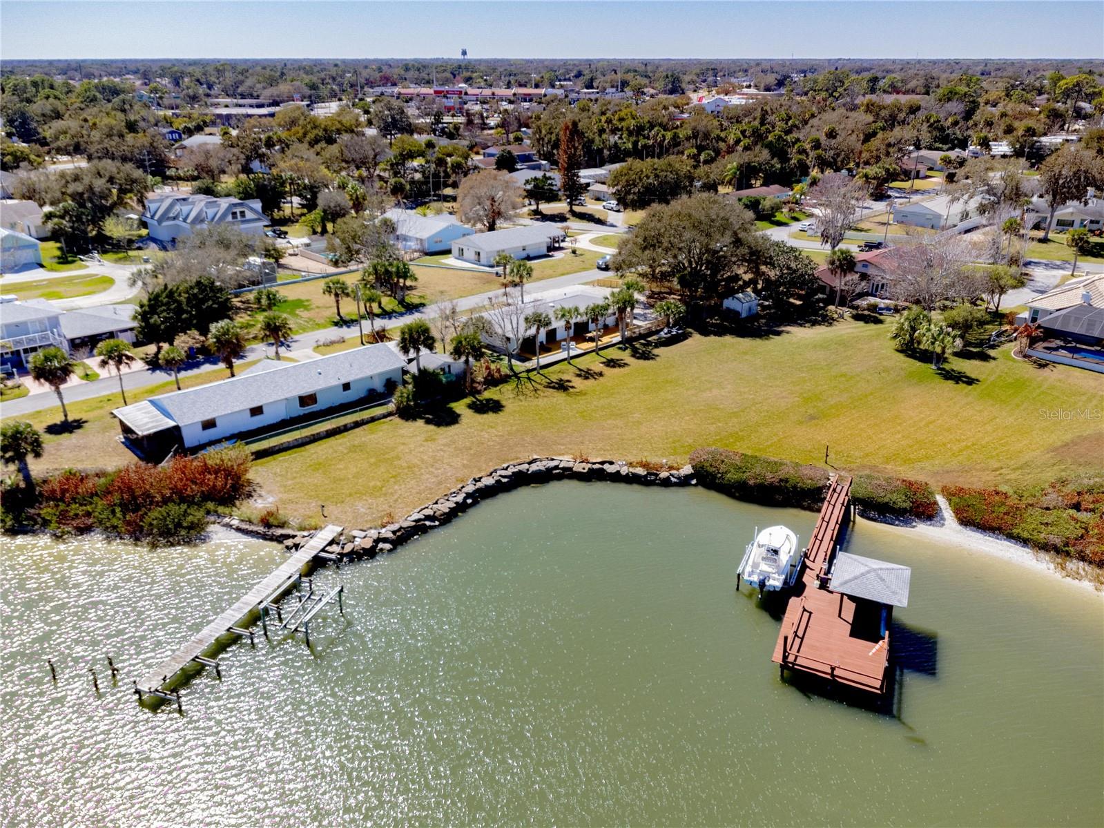 HATCHES HOMESTEAD & LOWDS - Residential