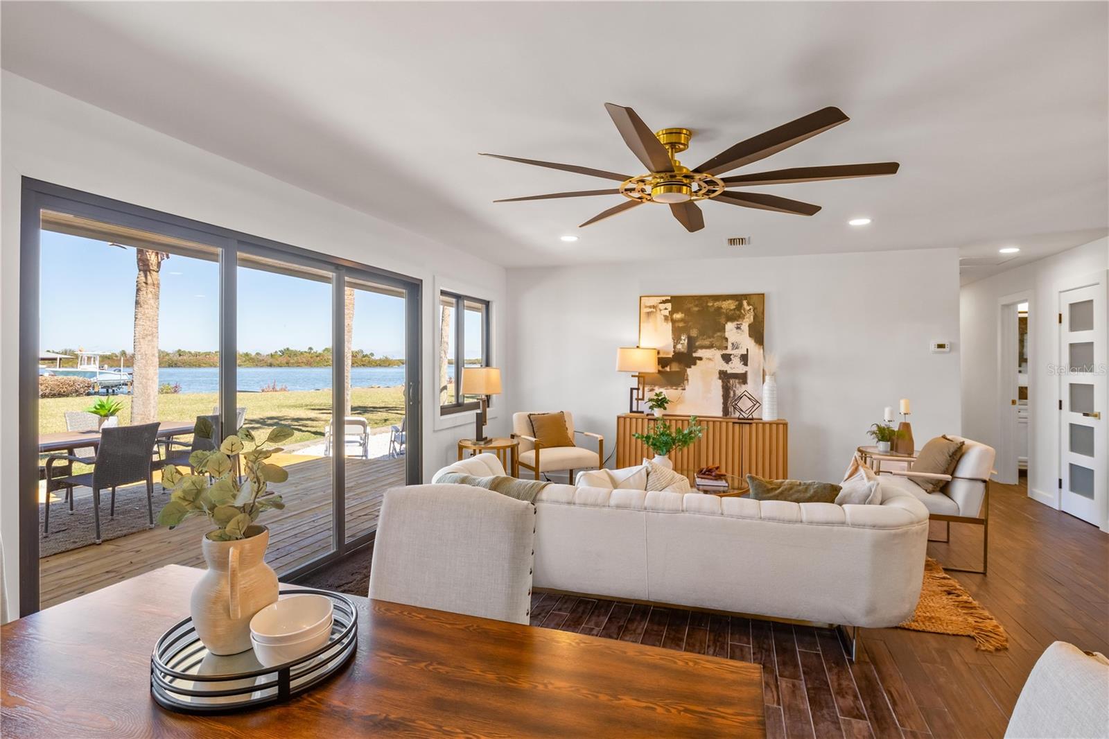 HATCHES HOMESTEAD & LOWDS - Residential