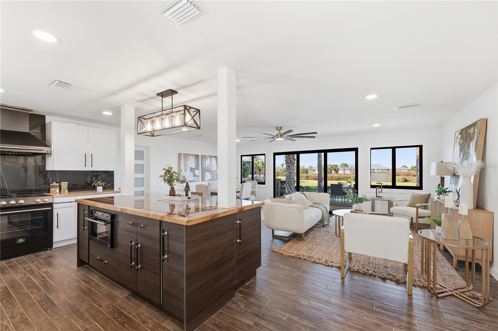 HATCHES HOMESTEAD & LOWDS - Residential