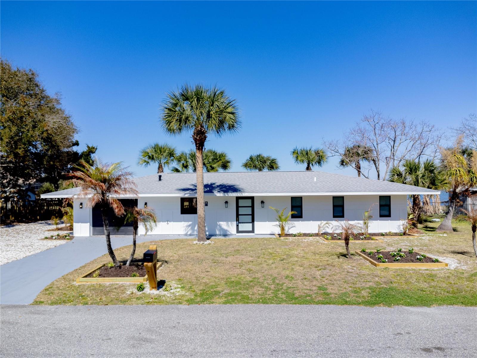 HATCHES HOMESTEAD & LOWDS - Residential