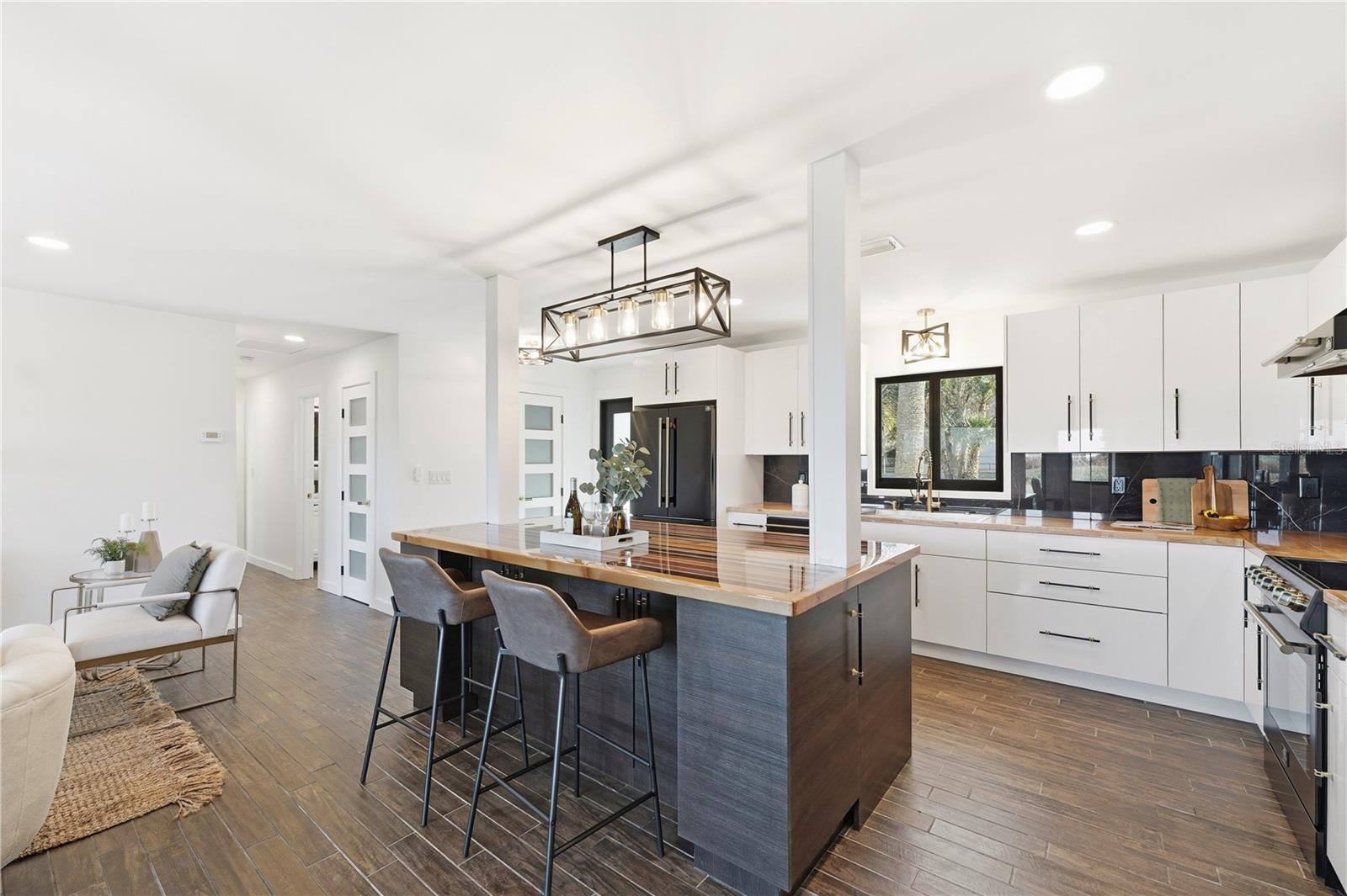 HATCHES HOMESTEAD & LOWDS - Residential