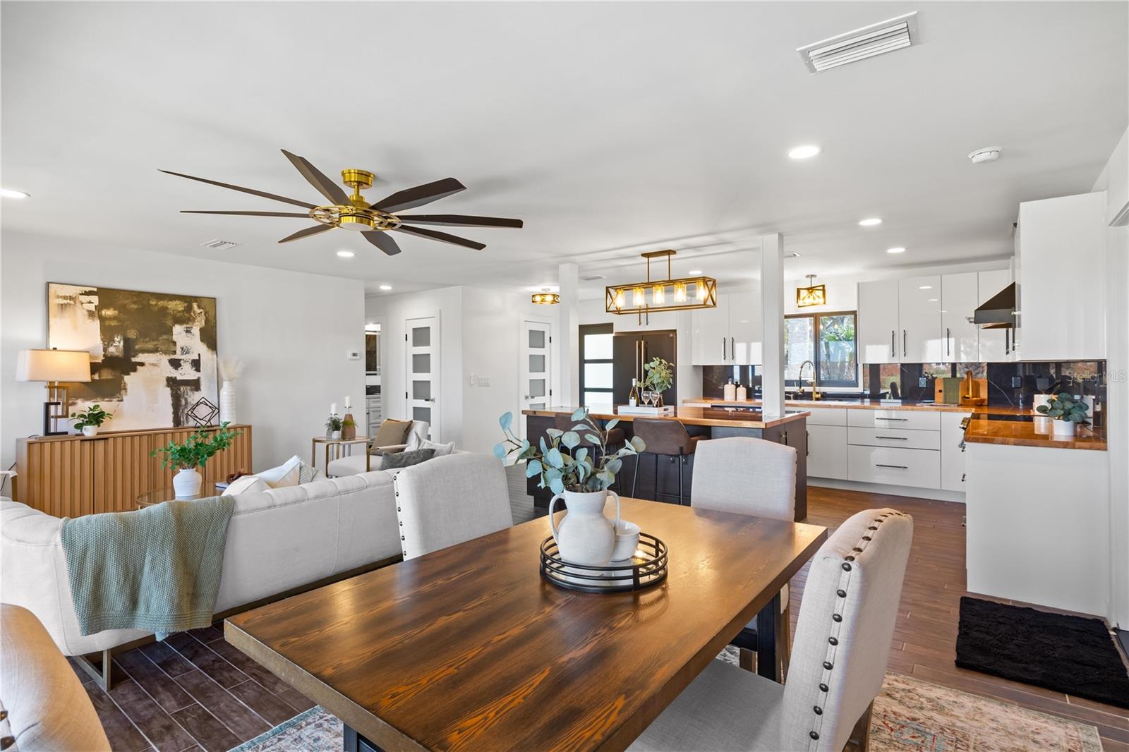 HATCHES HOMESTEAD & LOWDS - Residential