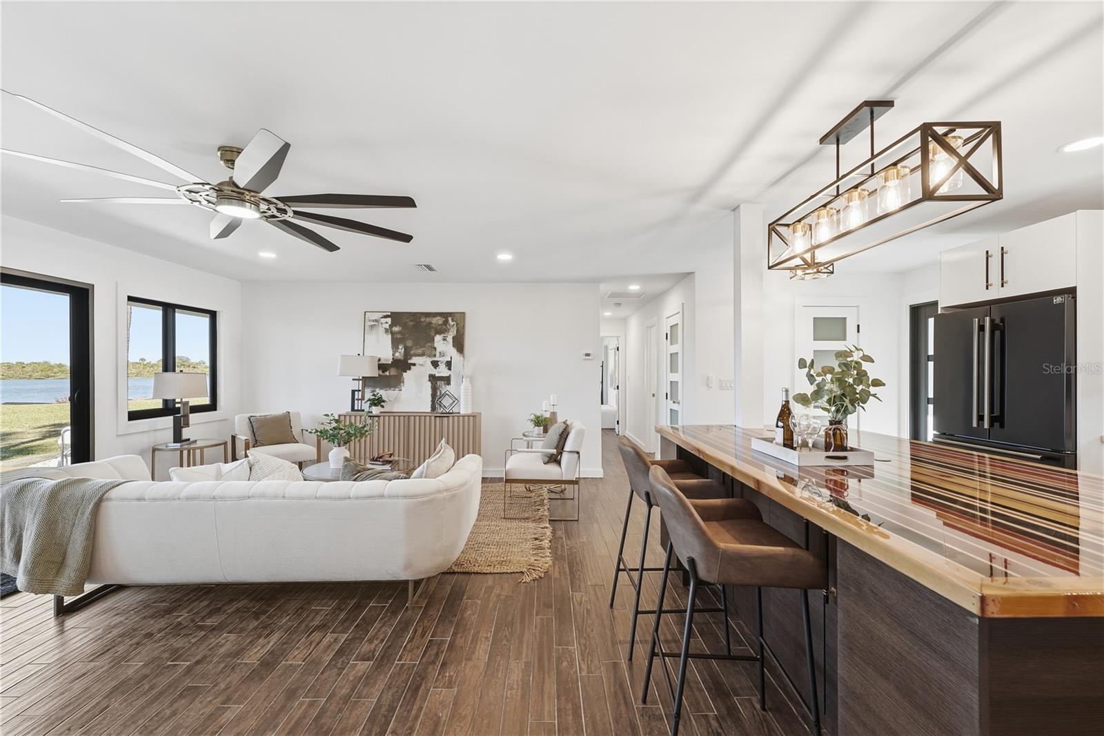 HATCHES HOMESTEAD & LOWDS - Residential