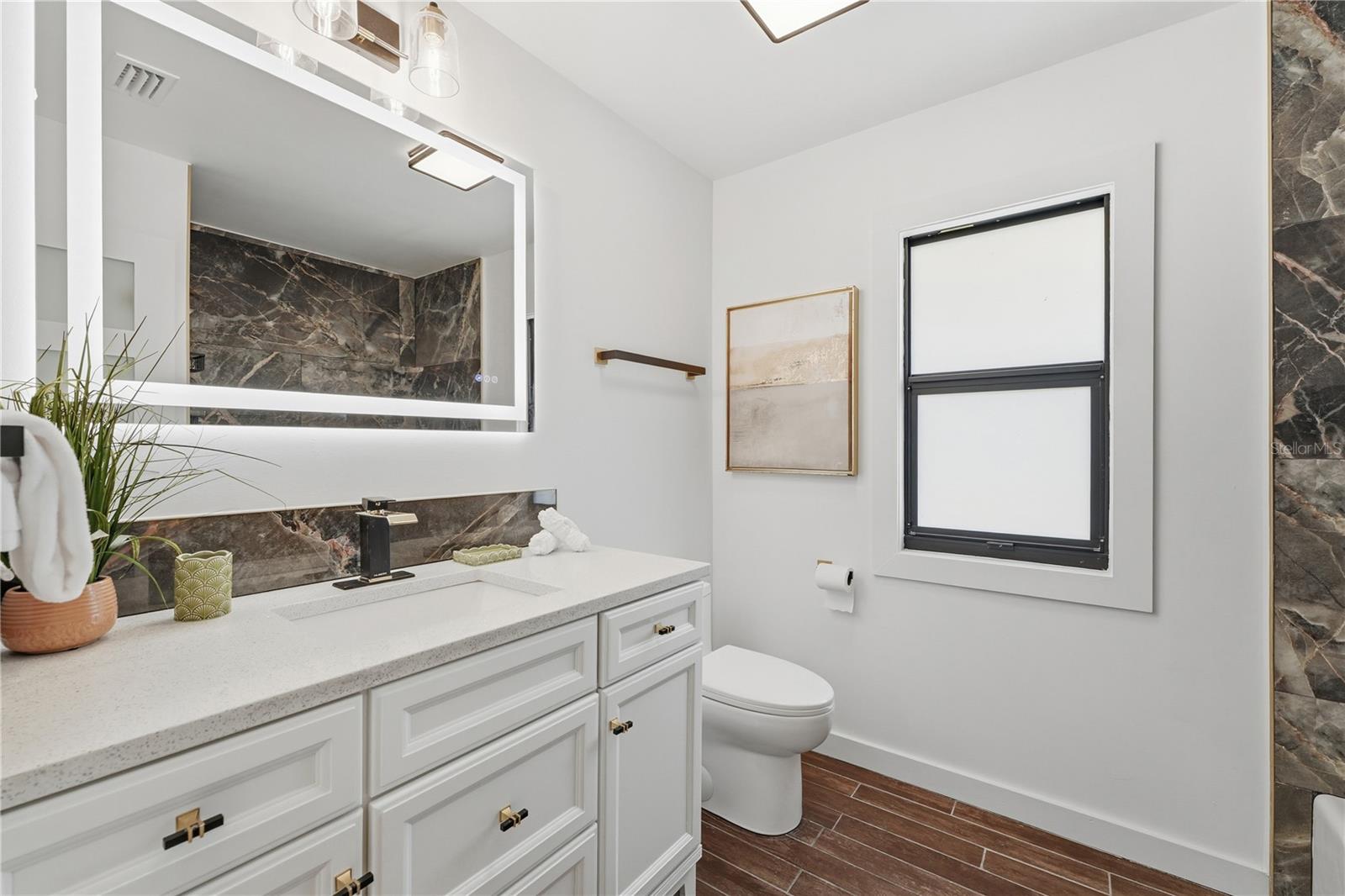 HATCHES HOMESTEAD & LOWDS - Residential