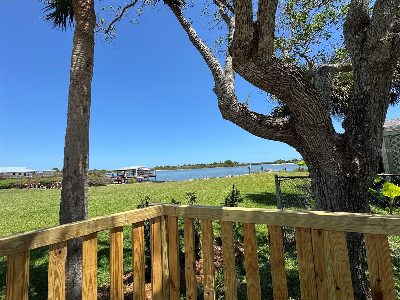 HATCHES HOMESTEAD & LOWDS - Residential