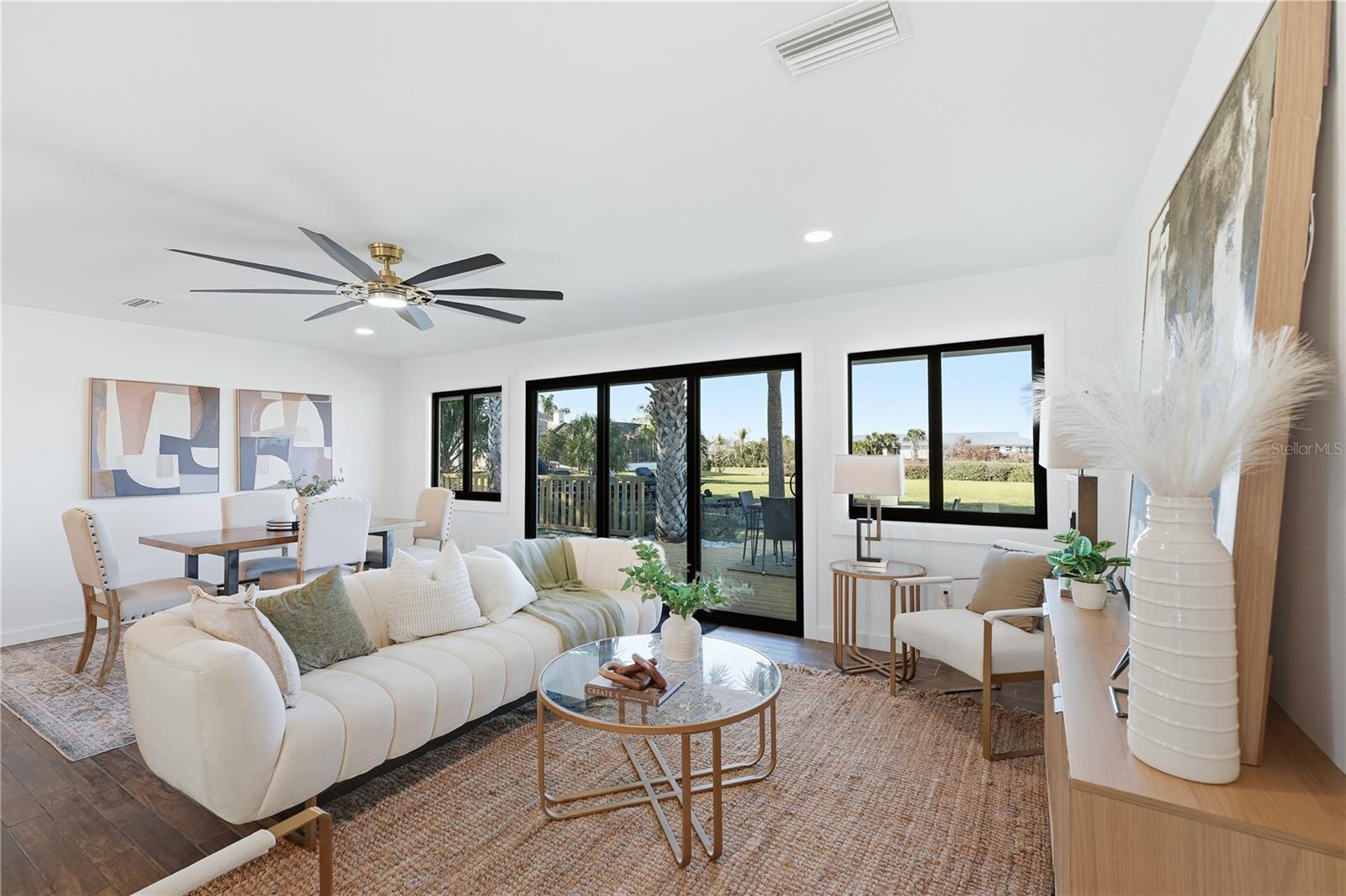 HATCHES HOMESTEAD & LOWDS - Residential