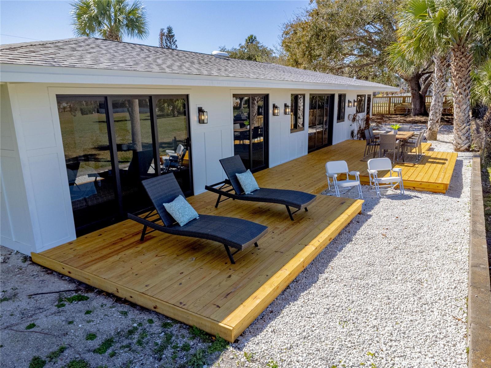 HATCHES HOMESTEAD & LOWDS - Residential