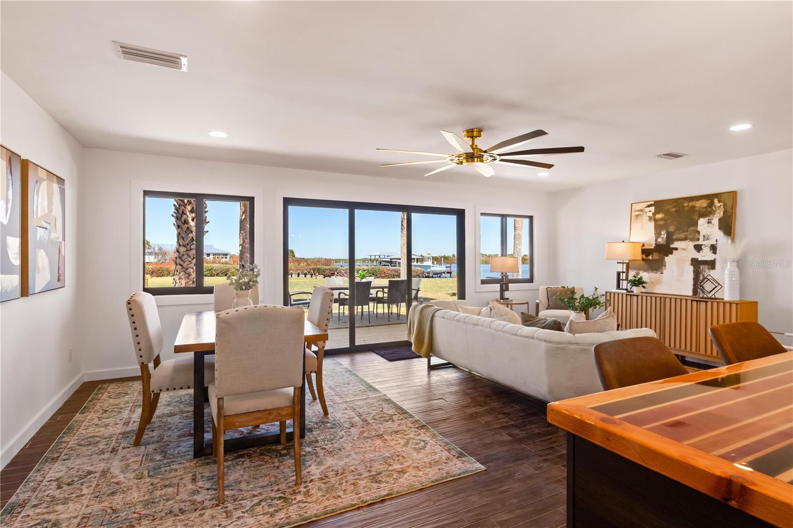 HATCHES HOMESTEAD & LOWDS - Residential