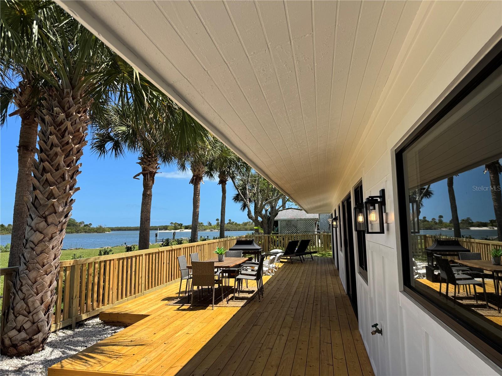 HATCHES HOMESTEAD & LOWDS - Residential