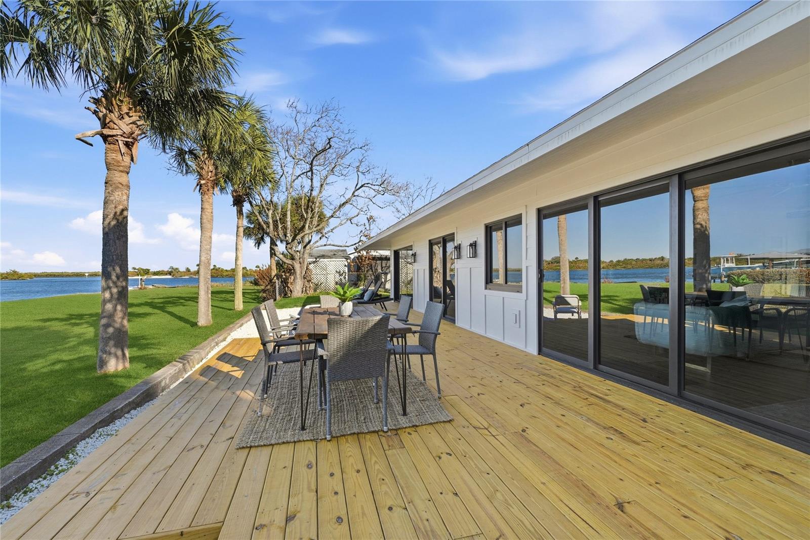 HATCHES HOMESTEAD & LOWDS - Residential