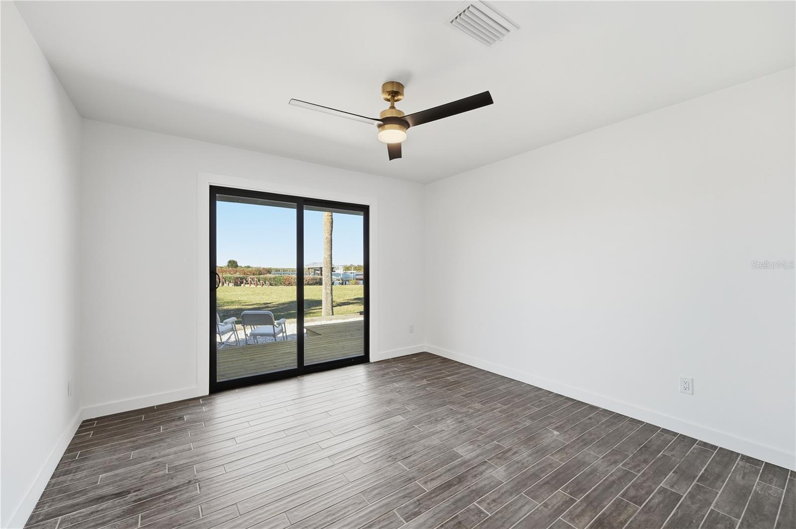 HATCHES HOMESTEAD & LOWDS - Residential