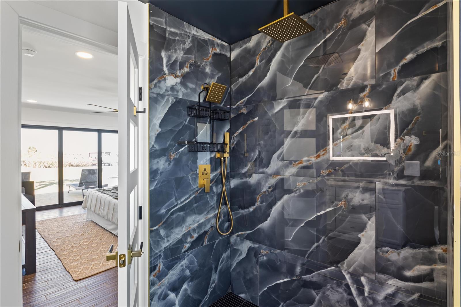 HATCHES HOMESTEAD & LOWDS - Residential