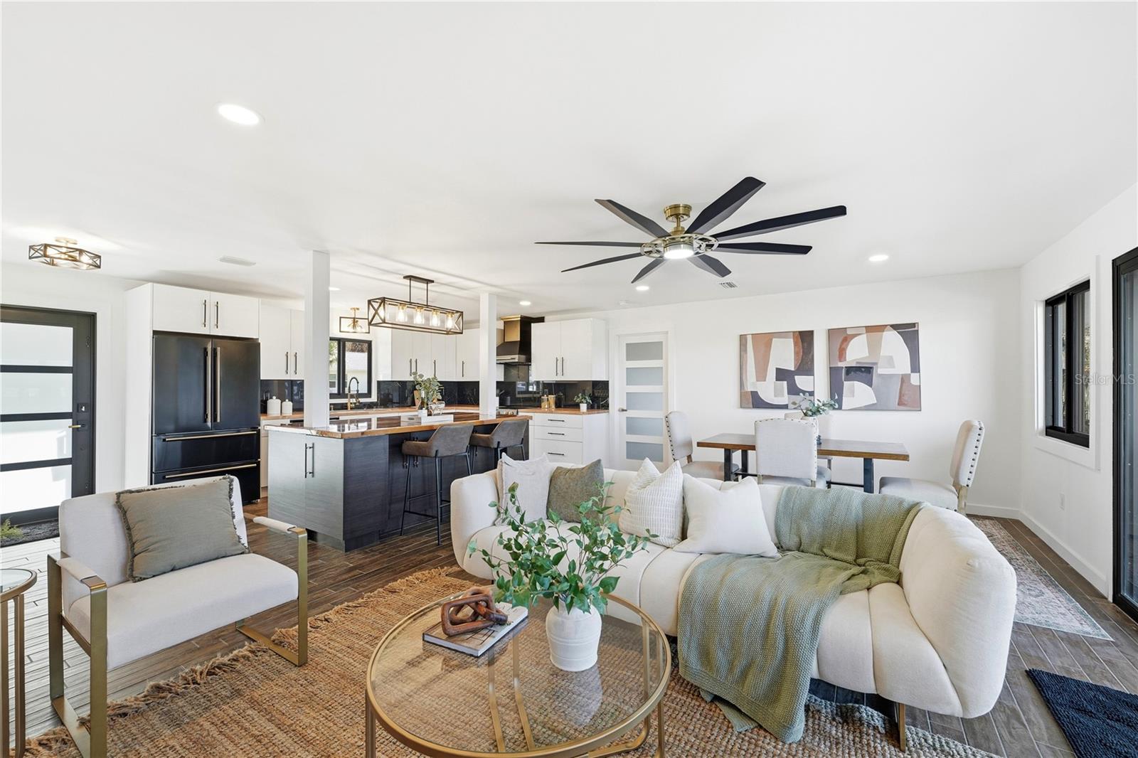 HATCHES HOMESTEAD & LOWDS - Residential