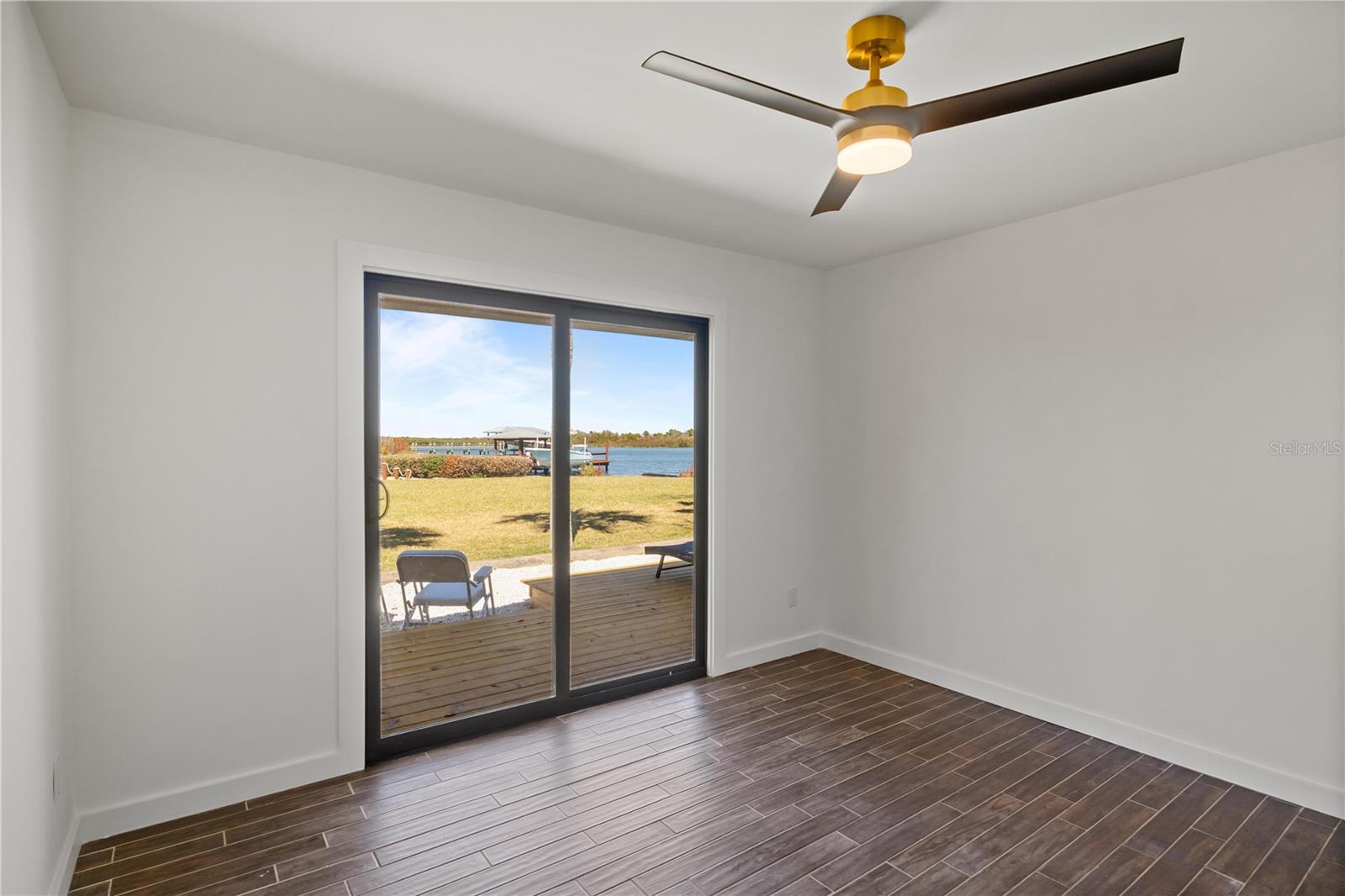 HATCHES HOMESTEAD & LOWDS - Residential