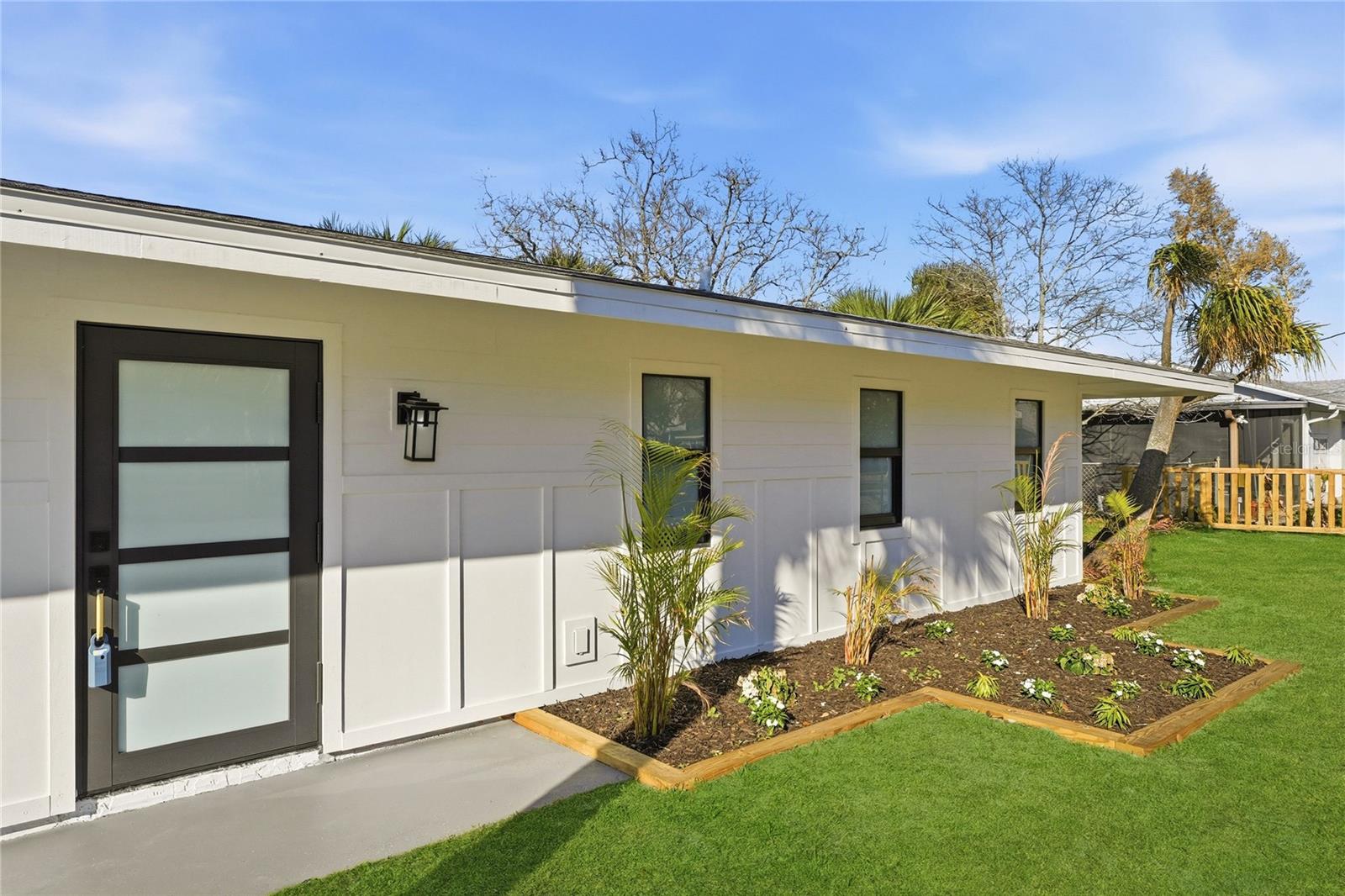 HATCHES HOMESTEAD & LOWDS - Residential