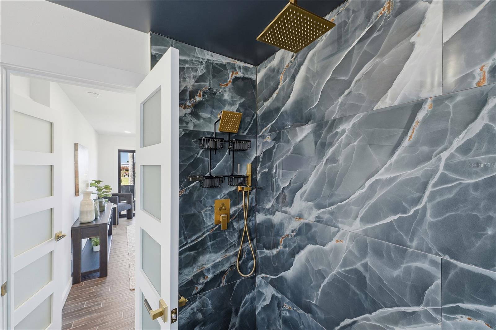 HATCHES HOMESTEAD & LOWDS - Residential