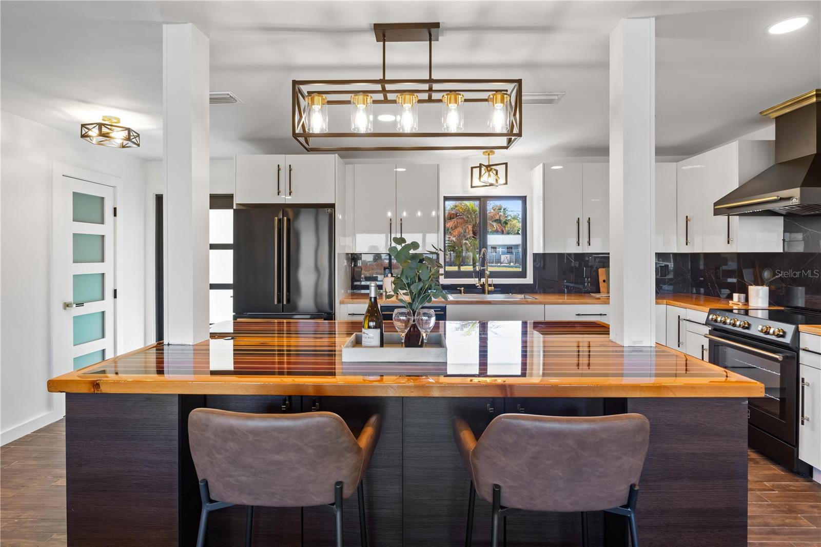 HATCHES HOMESTEAD & LOWDS - Residential