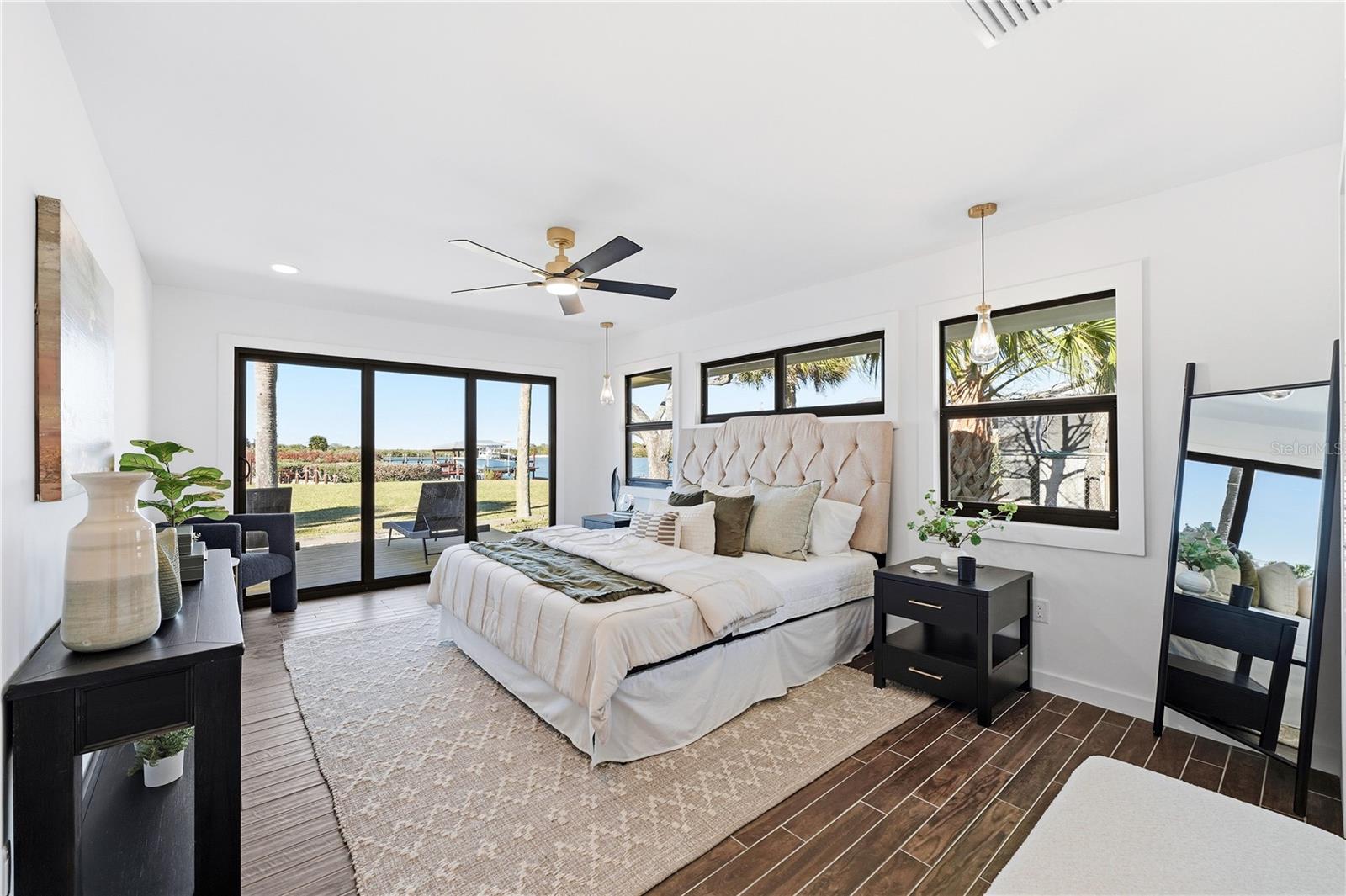 HATCHES HOMESTEAD & LOWDS - Residential