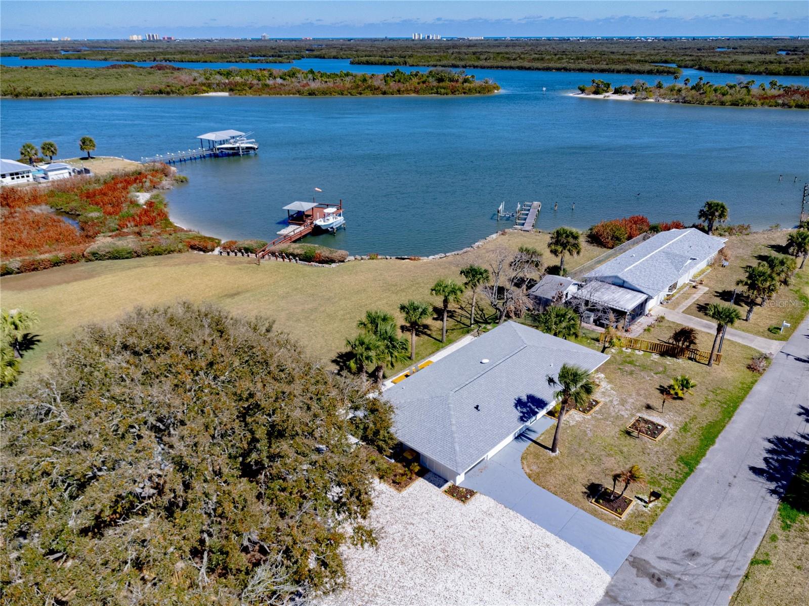 HATCHES HOMESTEAD & LOWDS - Residential