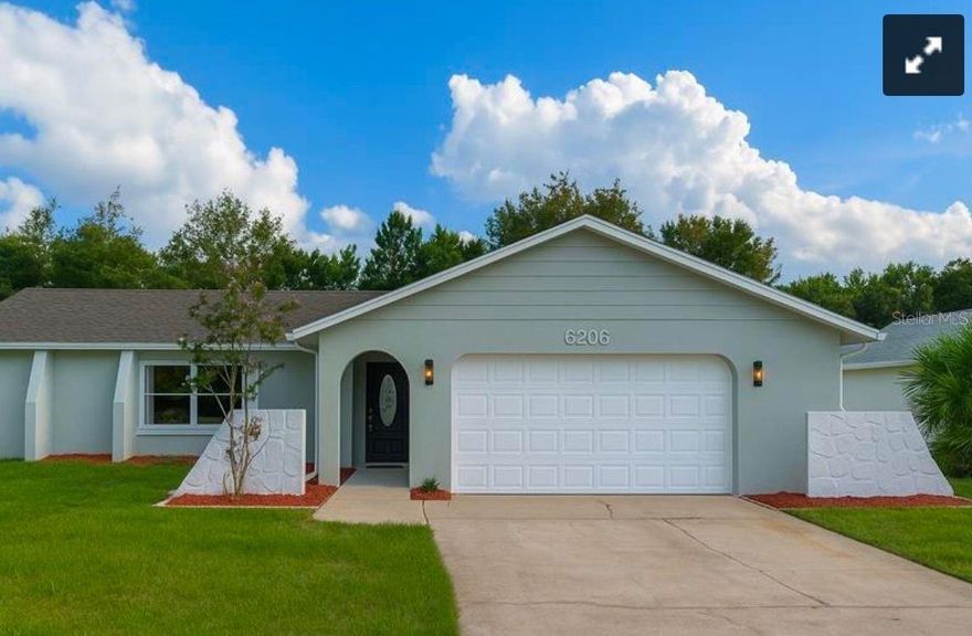 Enjoy this beautiful rental property located in a quiet area with easy access to everything you need. Spacious rooms, plenty of natural light and a modern design made for your comfort.
This property won't be able so long. Open concept living and dinning area..
Make your appointment today!