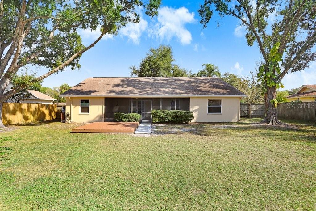 LAKE PADGETT ESTATES - Residential Lease