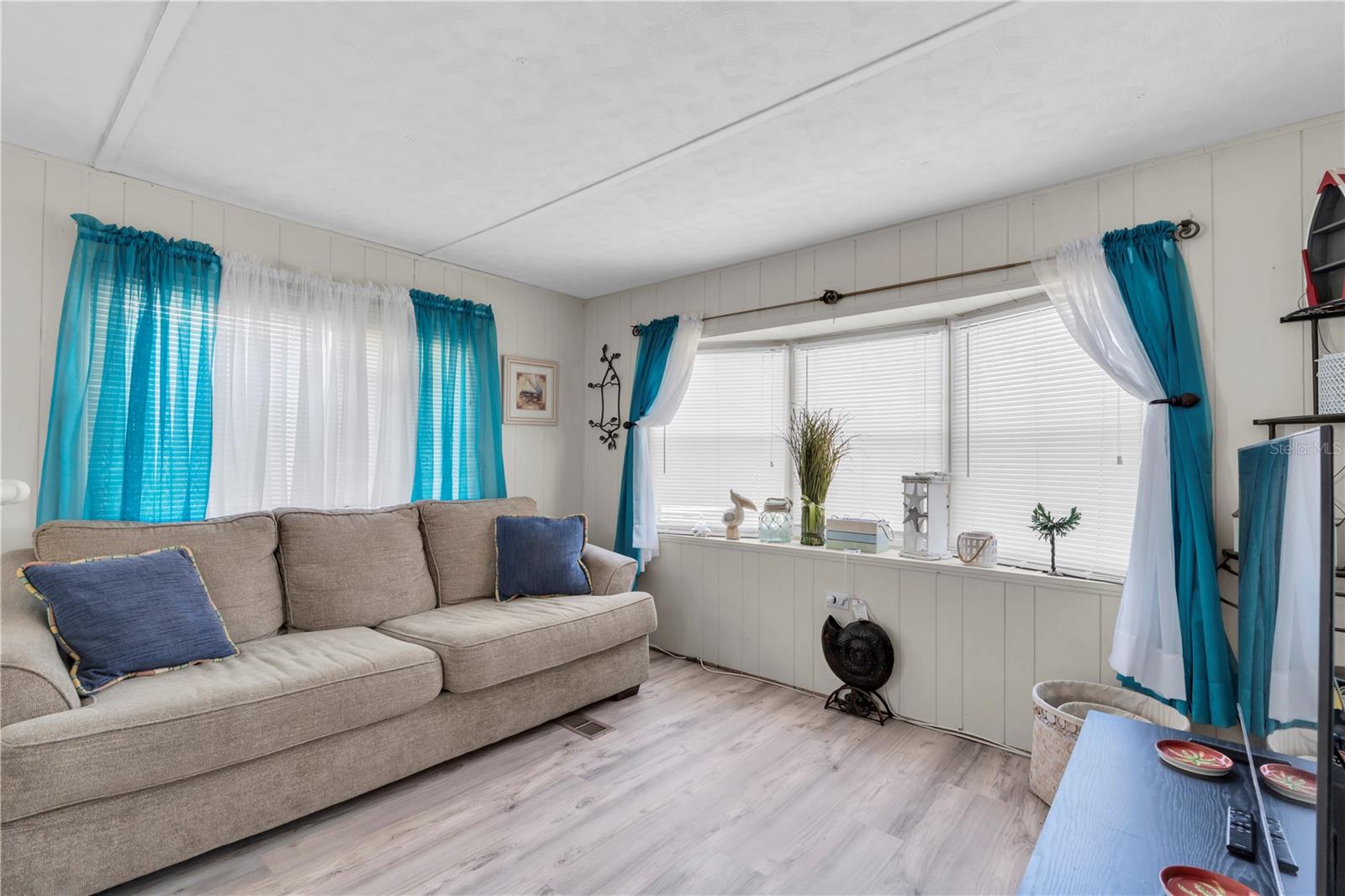 7801 34TH AVENUE N 27