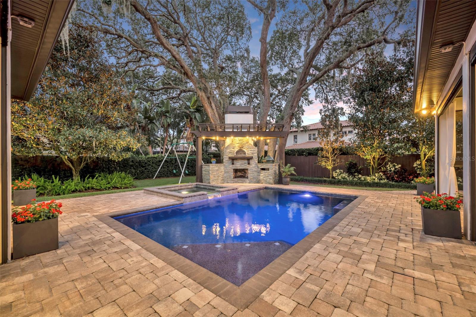 FONTAINEBLEAU - Residential